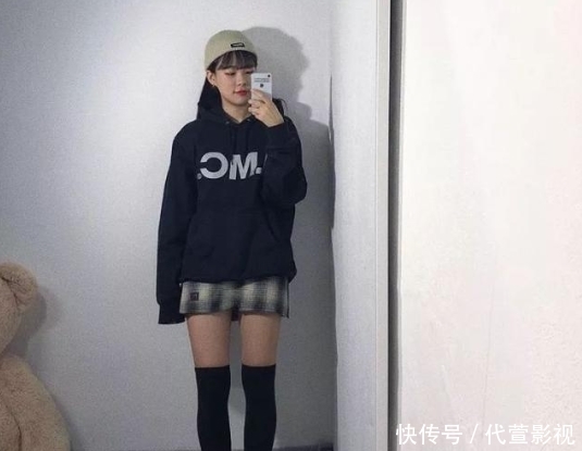  『卫衣和』卫衣！该穿卫衣了，这样穿好看炸了！