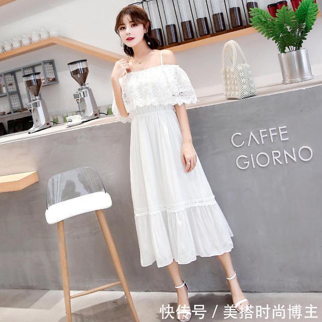 镂空蕾丝连衣裙，清新妩媚两不误