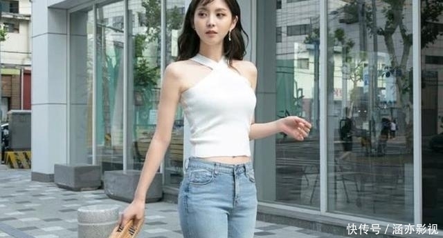  【动人】美女街拍：温婉动人的小姐姐，自信时尚的穿搭，魅力十足！