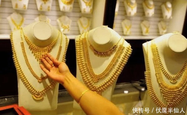 印度的大金链子1千元一条 印度人苦恼:为何中国游客就是不买?