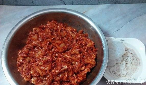  「解锁」解锁鸡胸肉新吃法做成美味香肠，川味广味随你喜欢