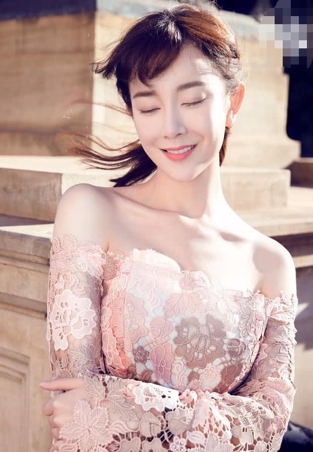 张檬的身材真不是盖的，穿鱼尾裙看得我眼睛直发光，贵妇即视感！