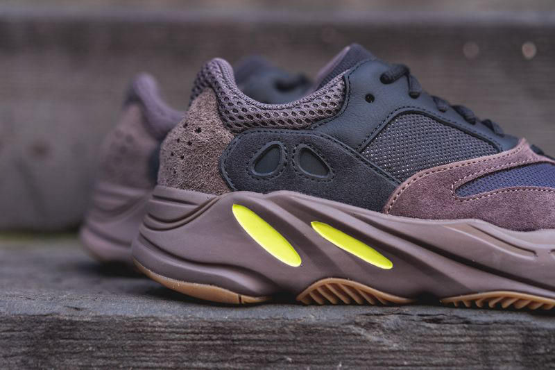 Yeezy 700、AJ11 还有辣椒喷!明天狠货扎堆发售,你选哪一款?