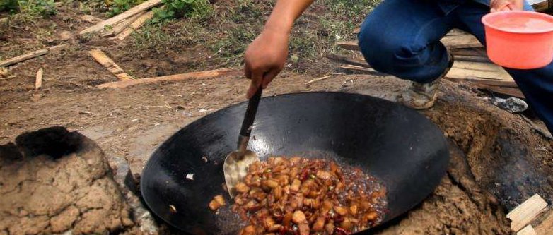  土灶：农村土灶污染空气？专家要求拆除，老农的一番话让专家闭