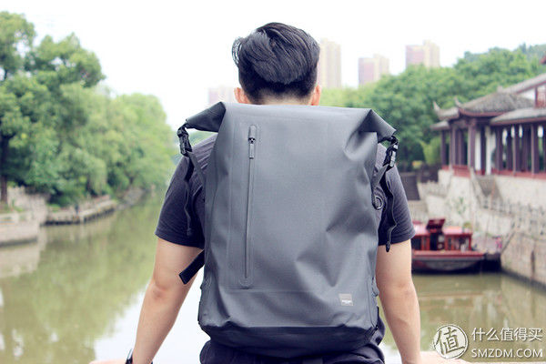 有容乃大--KNOMO CROMWELL 克伦威尔卷盖双肩包评测