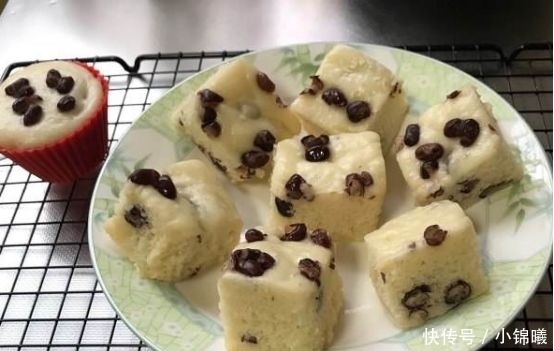  香甜：糯米粉和牛奶鸡蛋放一起，筷子搅一搅，蓬松香甜，比蛋糕好吃5倍