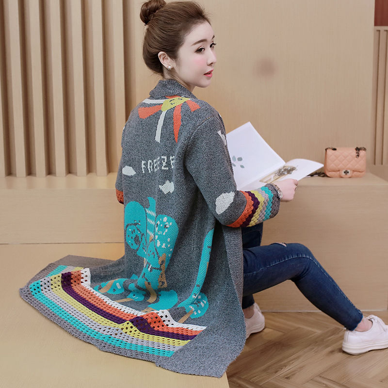 屁股大的女人，入秋别乱买，学这个女人穿开衫配七分裤，美的惊艳