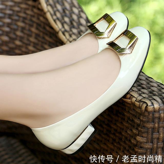  『女鞋』百搭粗跟女鞋让你穿着时尚迷人