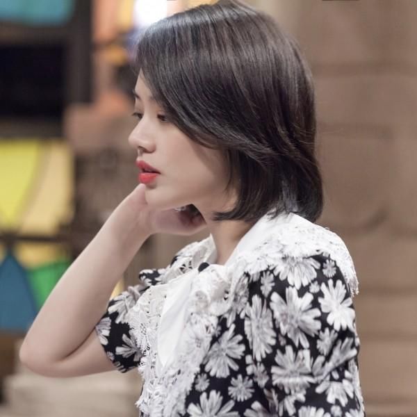 李宇春竟然美成了漫画脸 短发这么拗才对