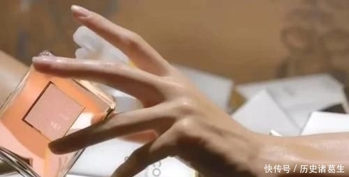 按摩:如何让双手达到“手模”标准?掌握3种方法,让你的手指又细又长!