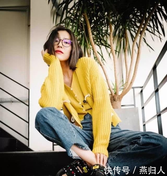  「适合」皮肤黑怎么穿？流行色不一定适合你，学刘雯、允儿穿这3个显白色