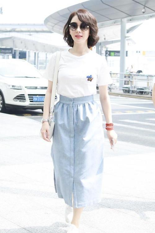 41岁陈数一袭靓丽打扮亮相，牵手儿子如姐弟！完全看不出年龄差啊