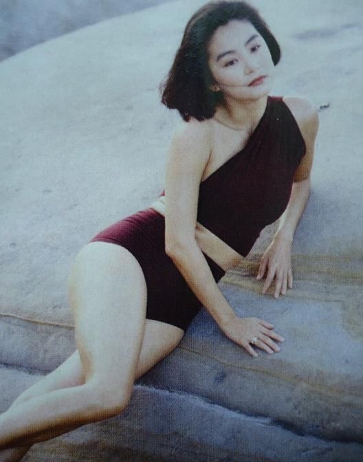 迪丽热巴的“蝴蝶臀”被赞完美，但和30年前林青霞的身材真没法比