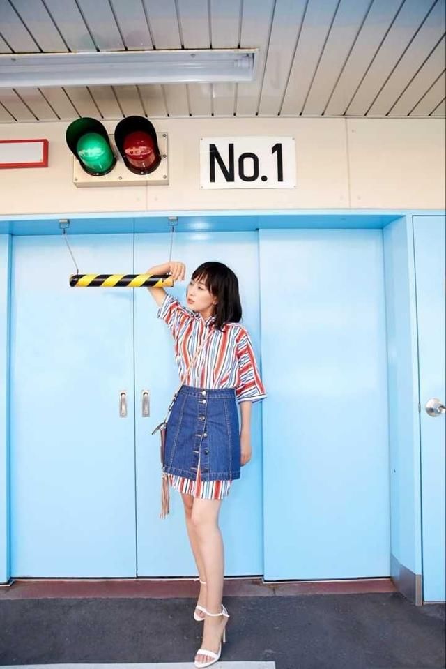 马苏性感起来完胜柳岩，深V鱼尾裙尽展“S”型身材，网友：藏得深