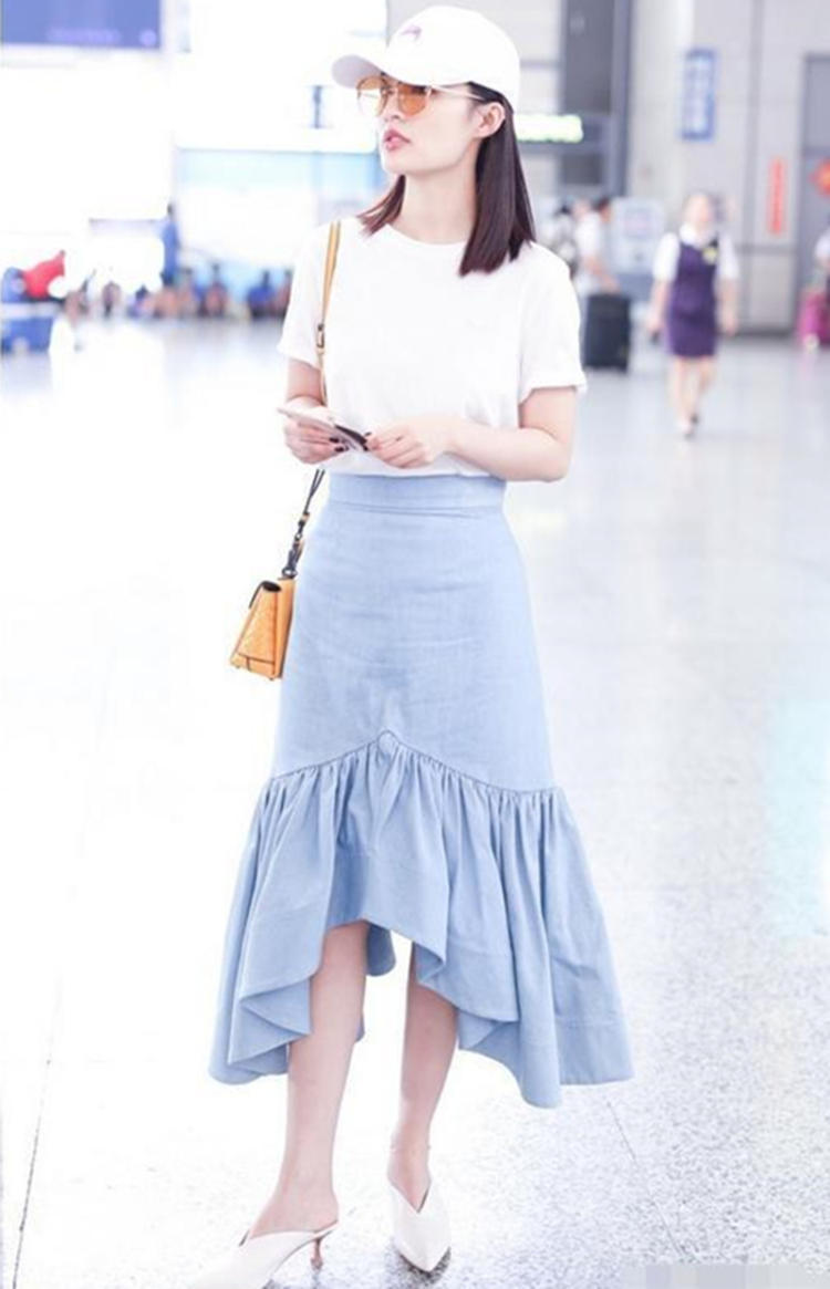 《如懿传》的容妃李沁，穿高跟鞋还要穿袜子，让人搞不懂