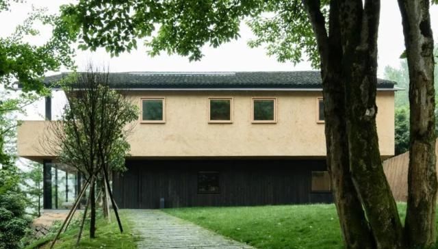 他在浙江大山里租6间房,花1500万装修,被村民嫌:太普通