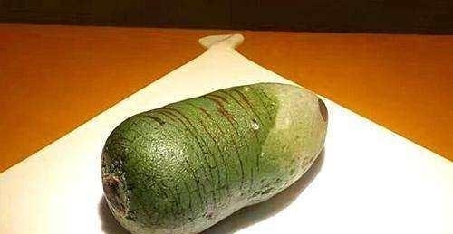 戈壁滩成为捡奇石的胜地，一个“大青萝卜”都能卖58万