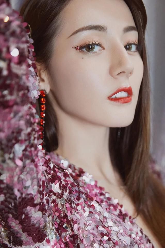  「眼尾处」彩妆迷 | 既然戴口罩不能涂口红，那我推荐几支眼线笔吧
