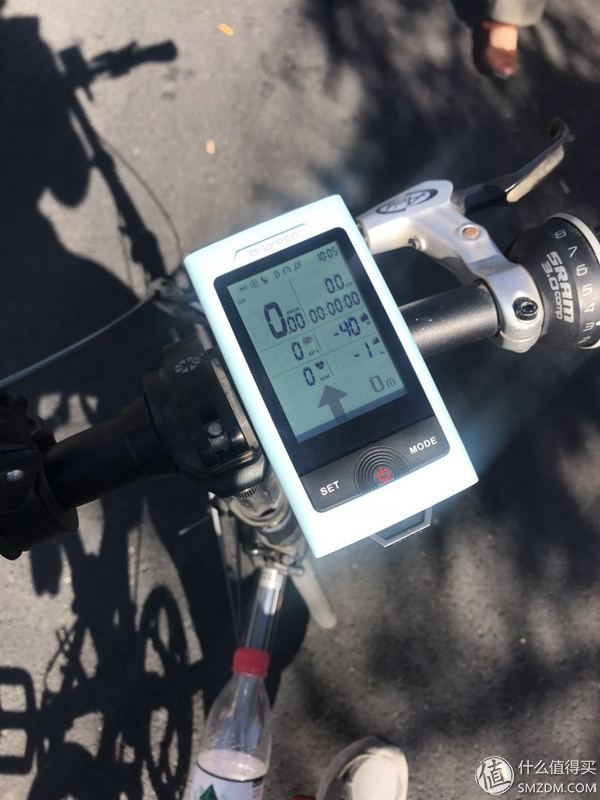 不专业通勤骑行者角度评测山人技术 DISCOVERY智能码灯