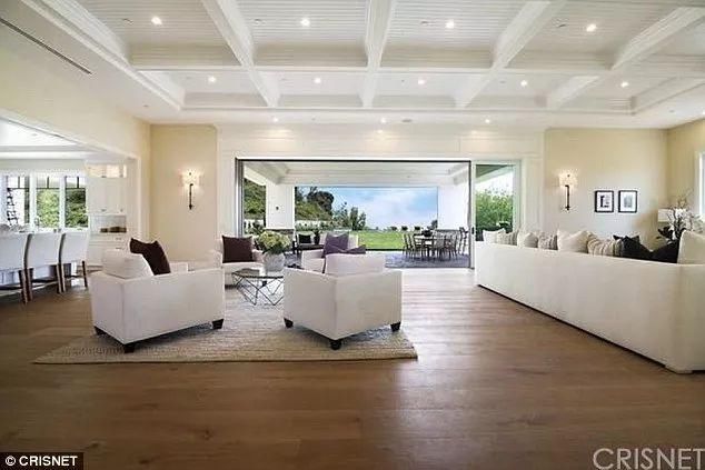 乐活家 | 买房当买包的金小妹,家里藏着夏日降温5度的秘密