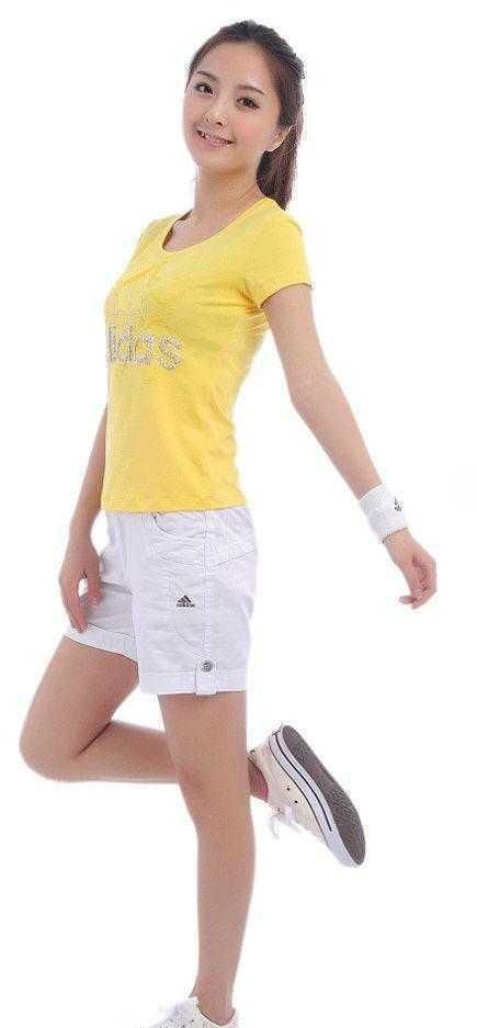 街拍：小姐姐穿着显高又显身材，搭配精致，性感又优雅