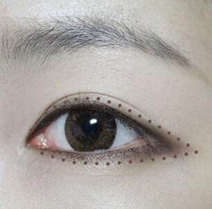 电影《少年的你》官宣男女主！为啥92年的周冬雨看起来比00后易烊