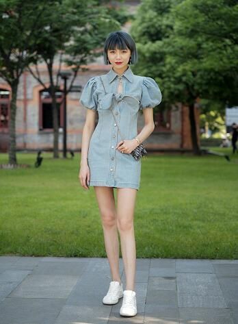  「明星」宫廷感的泡泡袖设计，一直受到众多明星和街拍达人的青睐