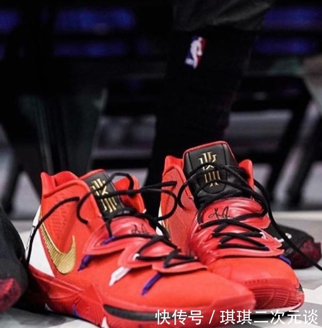 『球员』NBA球员上脚:欧文这赛季穿的球鞋,这些配色很有纪念意义!