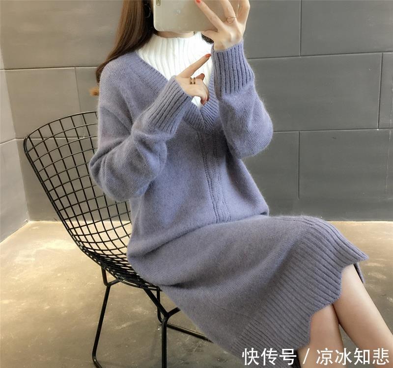  『衣裙』逛街这样穿：毛衣裙 羽绒服！洋气保暖不显臃肿，迷倒一片