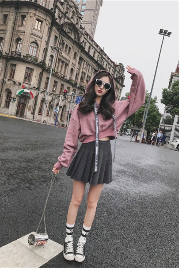 我矮不到1米6，但我从不乱打扮，穿今年超流行的小香风套装，美