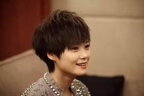 李宇春又被传谣言，其对象是个外国大叔？其父用四个字回应