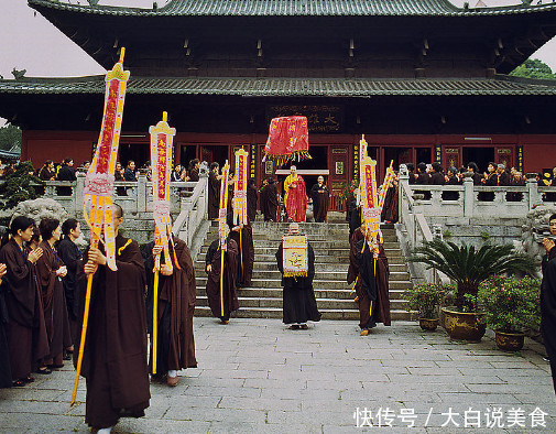 这座食宿全免的寺庙有一种人却不能进？网友：虽然严苛却能接受！