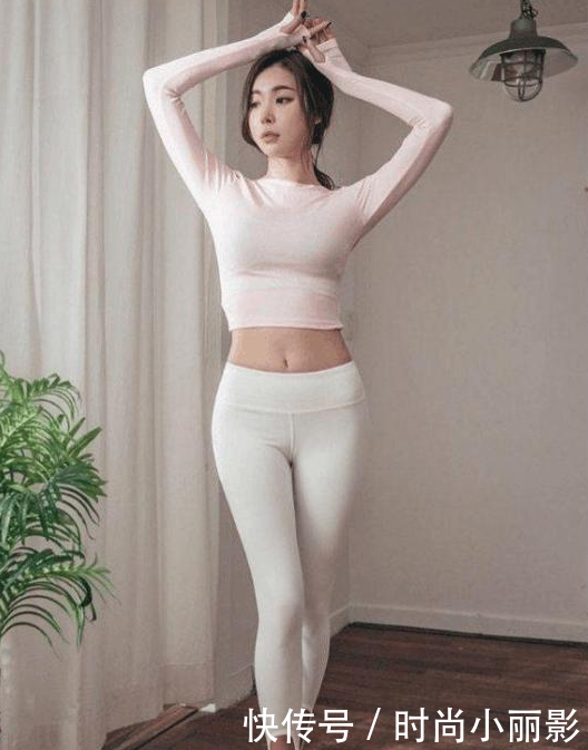 如诗如画, 打底裤这样穿更加有气质,更加性感美丽 !