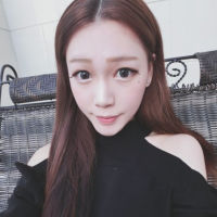 女人要么白要么丑?学学下图女人，三伏天皮肤水嫩，晒不黑