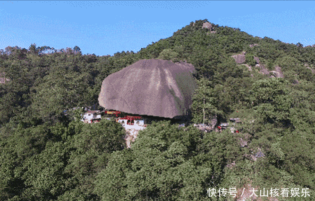 广东有个寺庙很奇怪，“压”在一块巨石下400年，传说很灵验