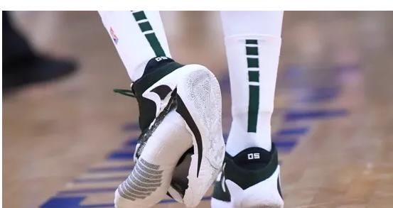  「Freak」分享Nike Zoom Freak 2，神似ZK6的侧身设计