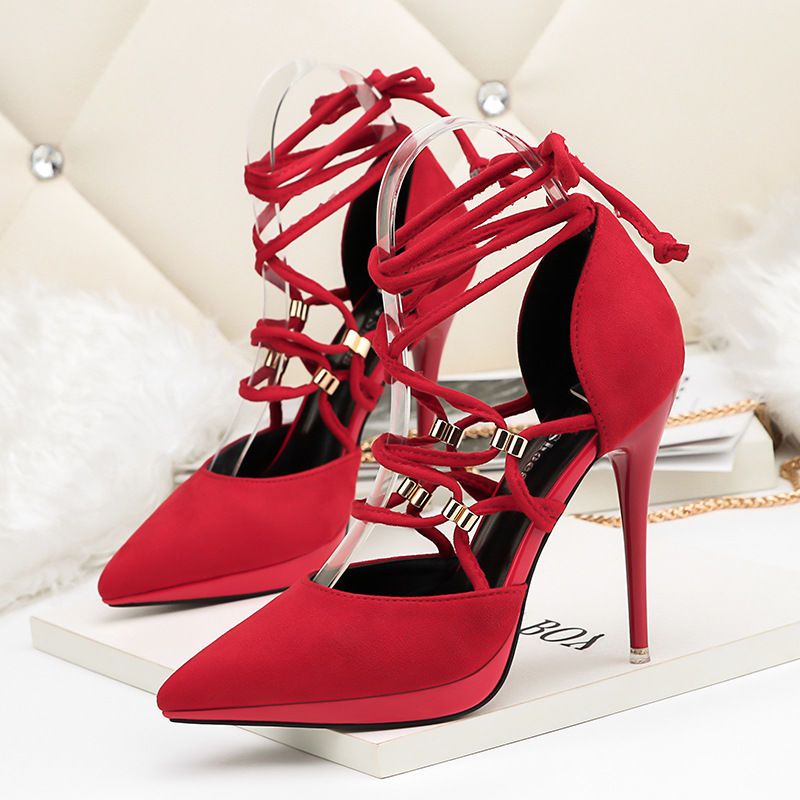 这样的高跟鞋太有特色了，就连男人看了都目不转睛