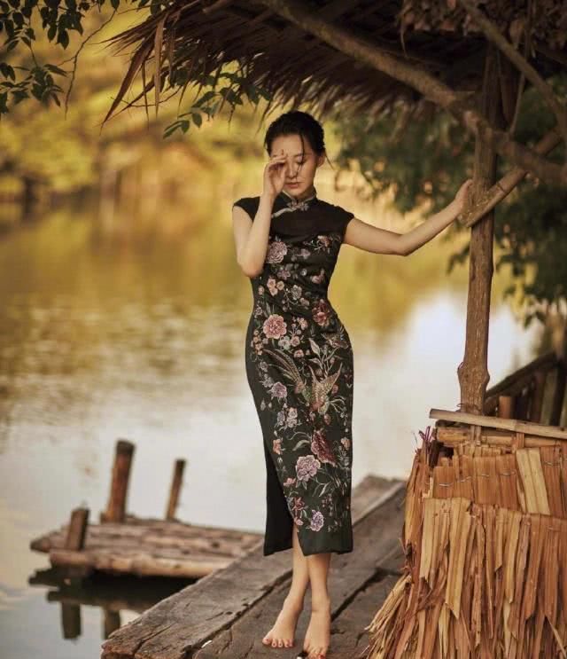  韵味@时尚是个轮回，看当代女明星演绎民国旗袍，个个韵味十足