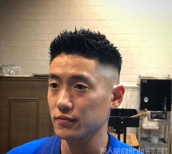  『特别』周边光发型适合哪些人 拥有这3个特征的男士特别适合