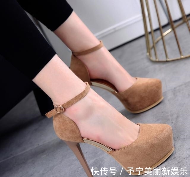  [高跟鞋]女王专属高跟鞋，穿上它做自己的女王