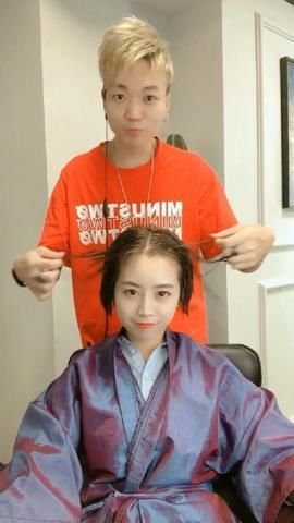 发量不多的女孩想换个新发型，网友：没想到接发后会这么漂亮