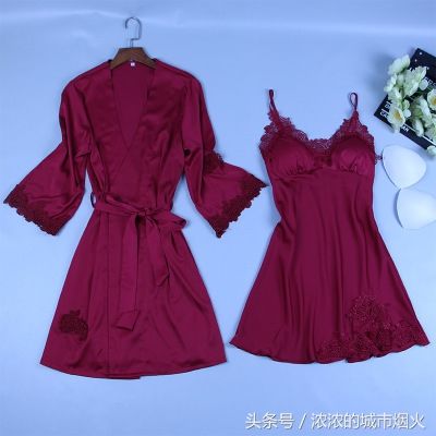 现在的女人胆真大!晚上不穿文胸，专穿这种“调性”睡衣，太迷人