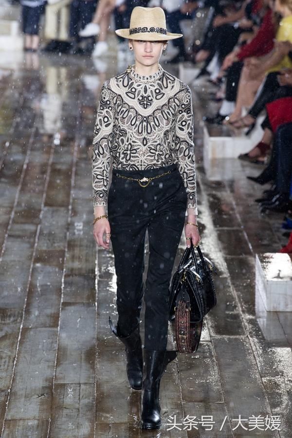 大美媛服饰迪奥2019早春度假系列时装秀