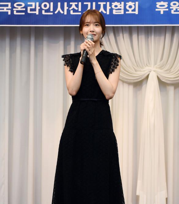 林允儿换个口红色号如换脸，美出几个层次，网友：想要口红色号！