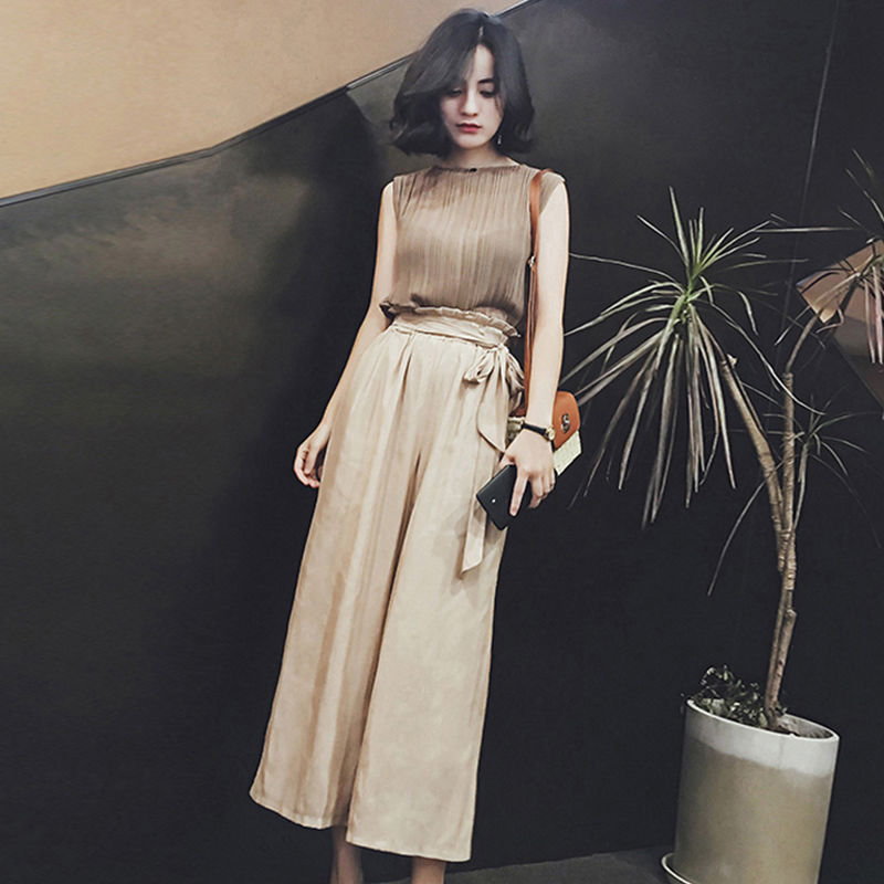 个子小腿粗的女人别穿紧身裤，试试阔腿裤套装，洋气的甩裙八条街