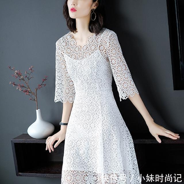  「显嫩」颜色超显嫩的连衣裙，很受上班族们的喜爱