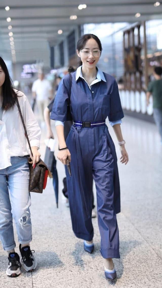 韩雪真厉害！把烂大街的连体装居然穿出国际范，谁能做到？