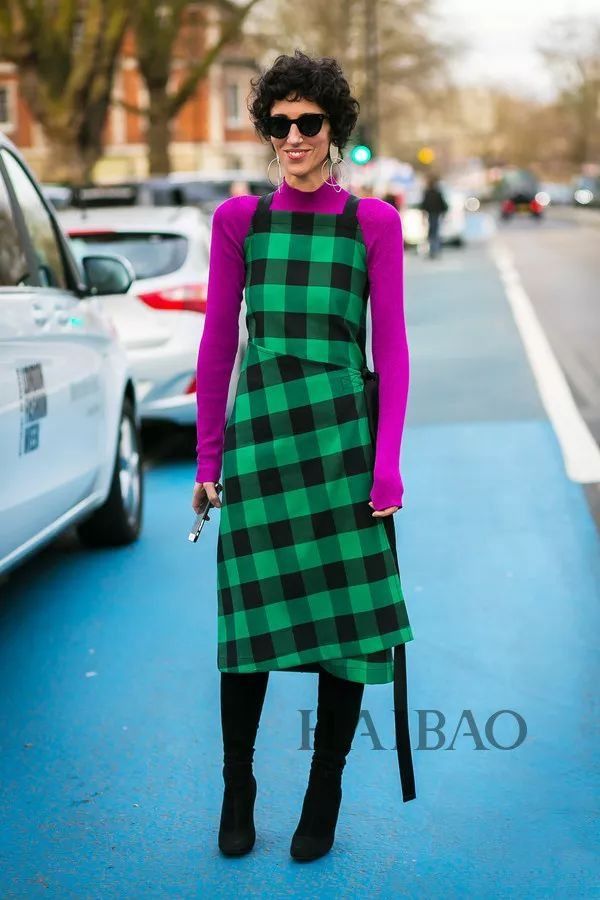 厉害| 今年最最最流行的小方领，时髦的同时居然还能显脸小!