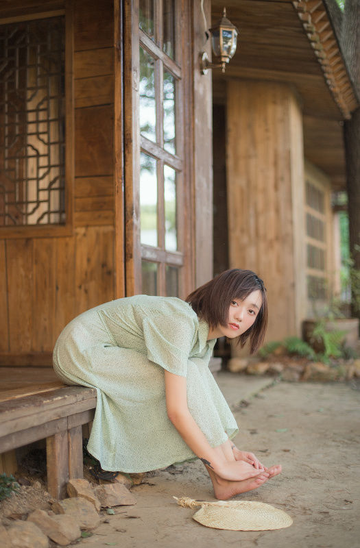 天然去雕饰清水出芙蓉!短发美女俏丽素颜