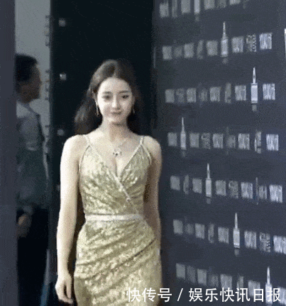 迪丽热巴长裙盘点，性感又可爱的小仙女，身材太完美了